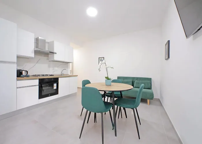 Ych- Bagnera Apartment